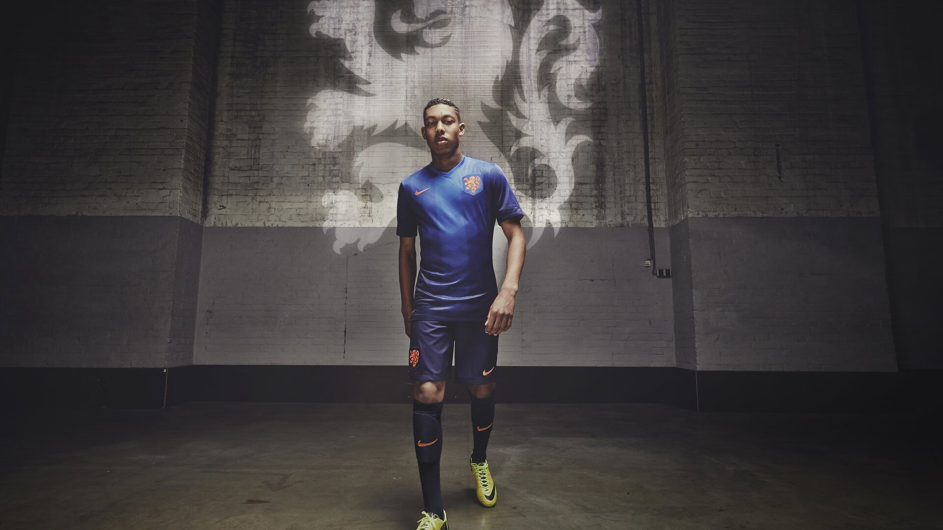 从加拉加斯到斯坦福桥，委内瑞拉足球哲学如何正面击溃切尔西体系，加克波蜕变关键先生