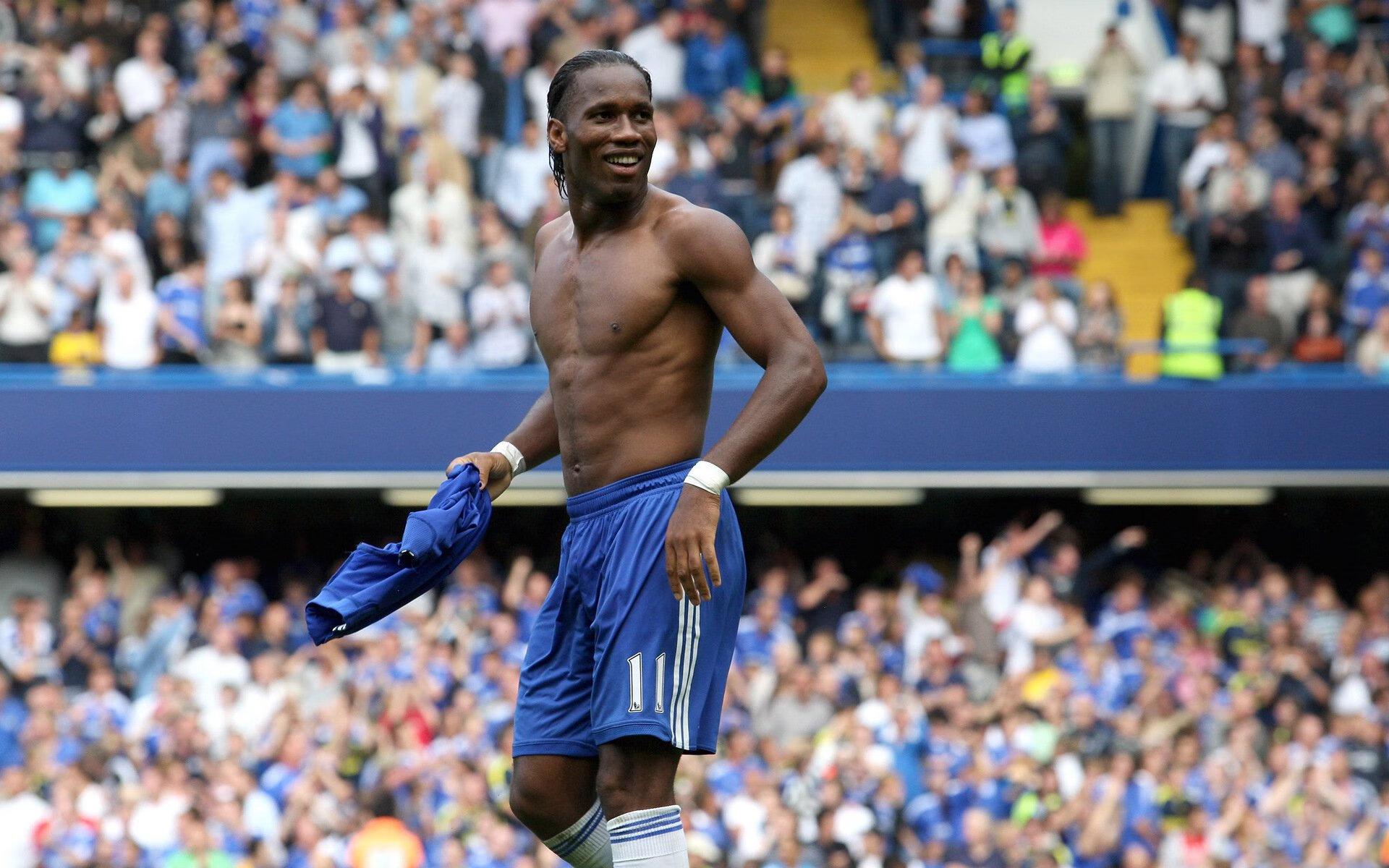 红牛车队险胜迈凯伦，塞恩斯惊艳四座，一场定义F1赛季的经典对决